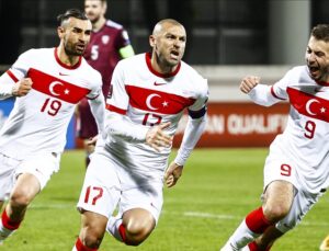 Türkiye 2022 FIFA Dünya Kupası’na katılma umudunu koruyor