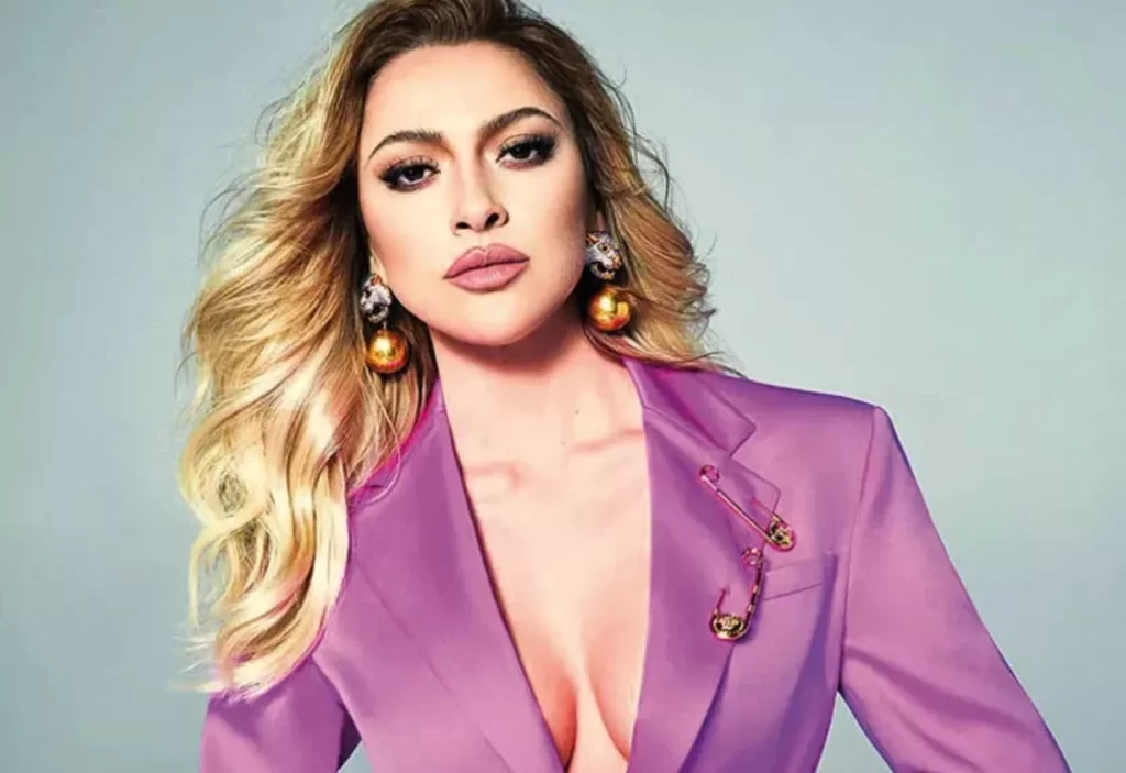Hadise Yine Sosyal Medyada Gündem Oldu