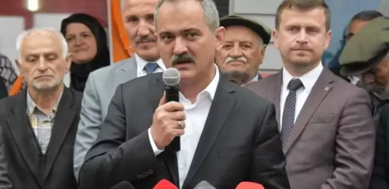 Bakan Özer Öğretmenlere Müjdeyi Verdi