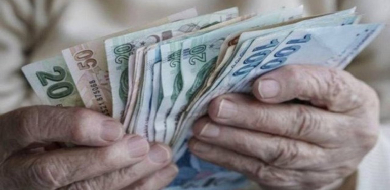 Emeklilikte Yaşa Takılanlarla Banka Promosyonları Tekrar Gündeme Geldi