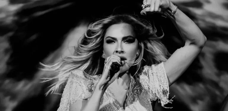 Hadise Sevenlerine İçini Döktü