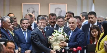 İbrahim Yumaklı, Vahit Kirişci'den Görevi Devraldı