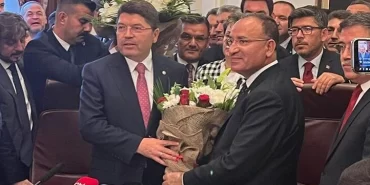 Bekir Bozdağ Görevini Yılmaz Tunç'a Devretti