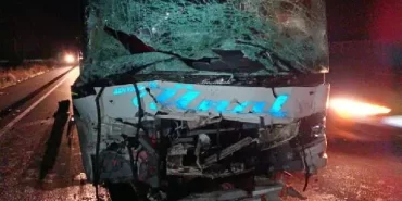 Kayseri'de Otomobil İle Yolcu Otobüsü Çarpıştı: 2 Ölü 20 Yaralı