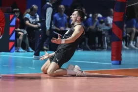 Milli Voleybolcu Bedirhan Bülbül Avrupa'da "Rüya Takım"a Seçildi