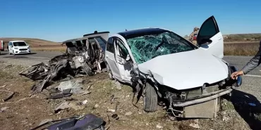 Diyarbakır’da Otomobiller Çarpıştı