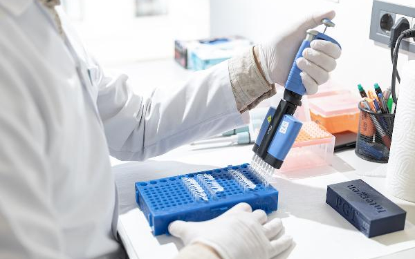 Kozmetik ürünler, ciltte görülebilecek bazı genetik hastalıkların belirtilerini baskılıyor