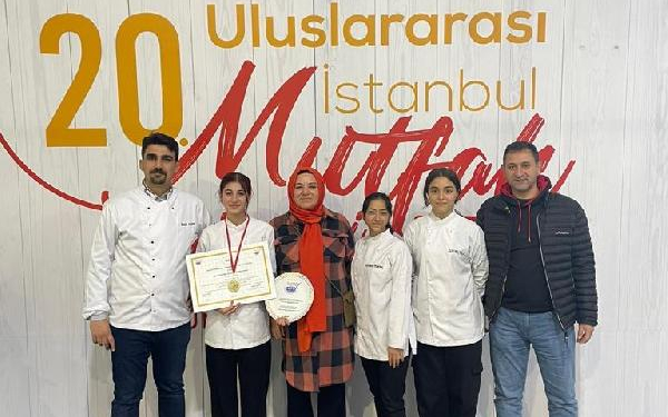 Batmanlı öğrenciler, uluslararası yemek yarışmasından 6 altın madalya ve dünya 3’üncülüğü ile döndü